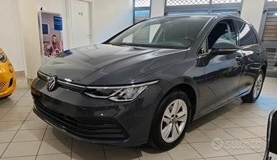 Volkswagen Golf 2023 1.0 ibrida automatica