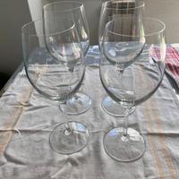 4 calici vino rosso