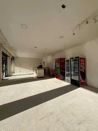 Rif.400 baia verde locale commerciale