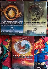 Libri serie Divergent con sovracopertina nuovi