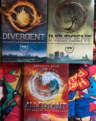 Libri serie Divergent con sovracopertina nuovi
