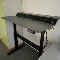 Scrivania regolabile in altezza