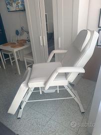 Tavolo per massaggi e cosmetologia