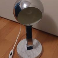 Lampada da tavolo vintage. 