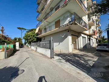 Box / Garage di 20 m² a Capaccio Paestum