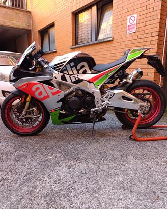 Aprilia RSV4 RF 2017