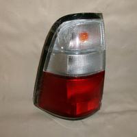 Faro posteriore isuzu campo