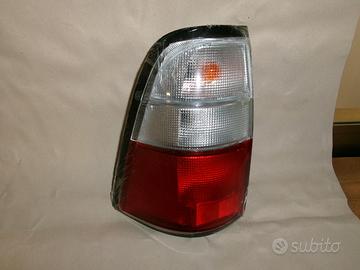 Faro posteriore isuzu campo