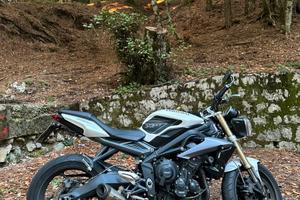 Triumph street triple 675