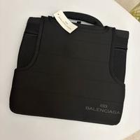 Balenciaga BB Logo Porta Laptop/Tablet — Neoprene