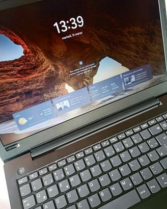 Lenovo V330 15IKB - Notebook Full HD 15,6" Full HD