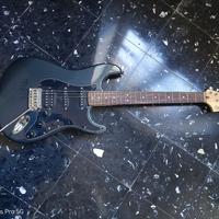 chitarra elettrica e amplificatore