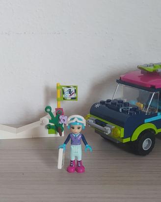 Lego Friends fuoristrada del villaggio invernale