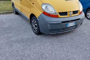 Renault trafic 2 1.9 dci 100