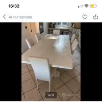 Tavolo in legno massiccio