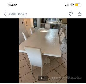 Tavolo in legno massiccio