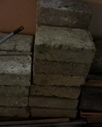  blocchetti  in tufo  