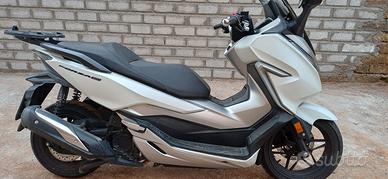 Honda Forza 300 abs deluxe traction control