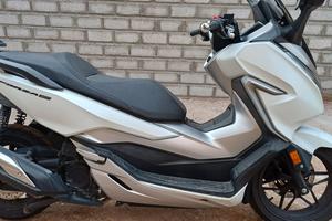 Honda Forza 300 abs deluxe traction control