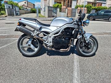 Triumph Daytona 955i del 2000 "Speedizzata"