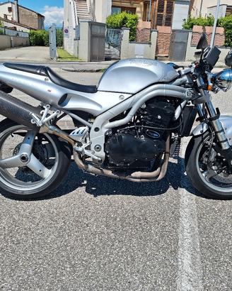 Triumph Daytona 955i del 2000 "Speedizzata"