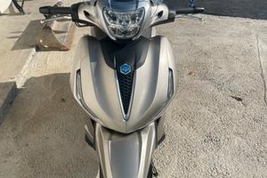 Beverly 400 anno 2022