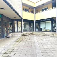NEGOZIO A DARFO BOARIO TERME