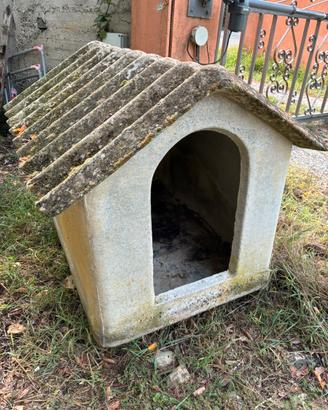 Cuccia per cane in cemento