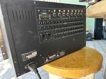 Mixer Roland  M-16 E