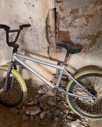 Mountain bike e bmx