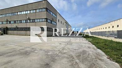 Immobile di 1500 m² a Anzio