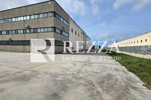 Immobile di 1500 m² a Anzio