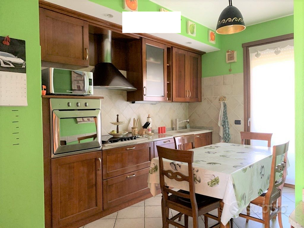 Tavolo cucina con lastra di marmo tecnico 70x120 - Arredamento e Casalinghi  In vendita a La Spezia