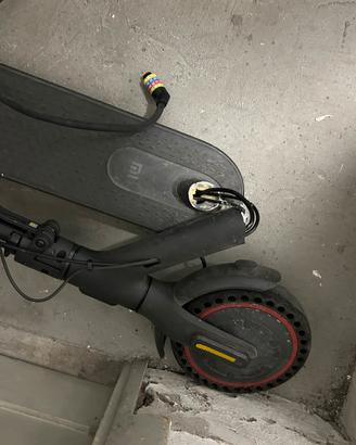 Monopattino xiaomi pro 2 rotto
