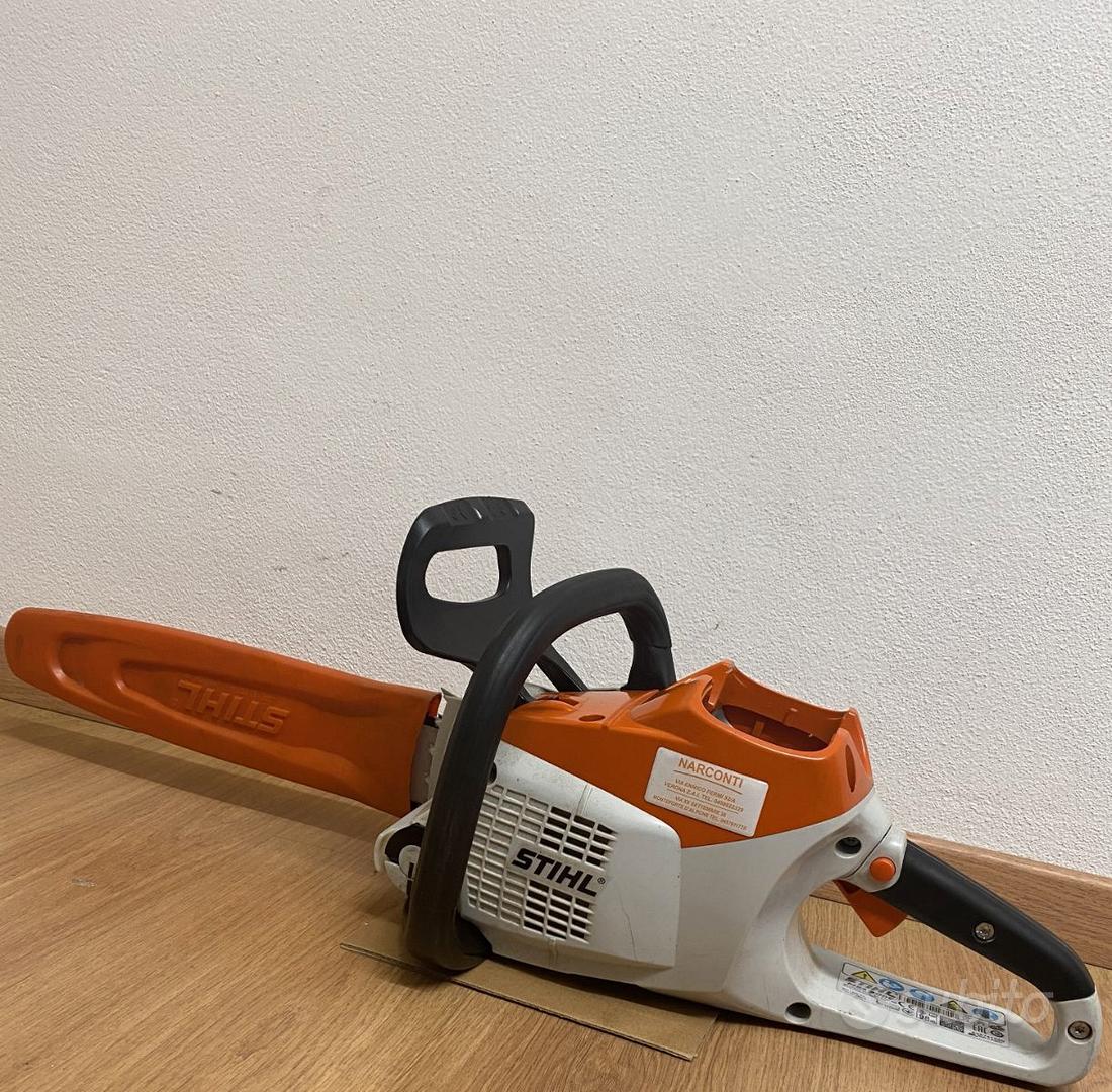 STIHL MSA 300 C-O Motosega professionale a batteria (solo corpo macchina)