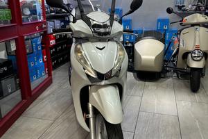 Honda SH 300 i tagliandato gommato garanzia 1 anno