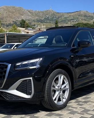Audi Q2 S Line interno ed esterno 1.5 TFSI 1...