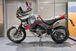 Ducati DesertX SATURN GREY