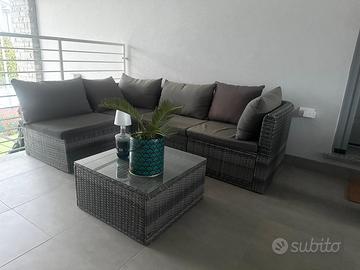Divanetto in rattan da esterno