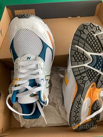 Sneakers New Balance M002RLA