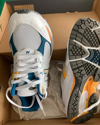 Sneakers New Balance M002RLA