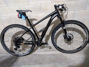 MTB KTM Myroon Limited Edition in carbonio