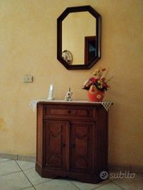 ingresso in legno con specchiera