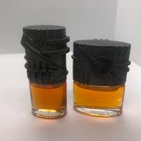 Due piccole sculture di Arnaldo Pomodoro