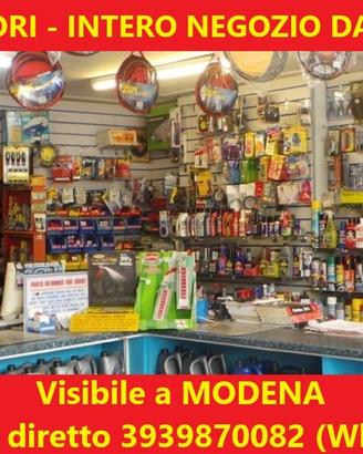 NEGOZIO AUTOACCESSORI da fallimento - INTERO STOCK