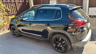 Peugeot 2008 molto bella