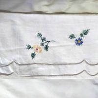 Set portatovaglioli vintage ricamate a mano