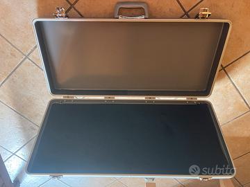 Case rigido per synt e pedaliere