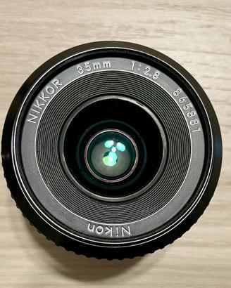 Nikon 35mm f2,8