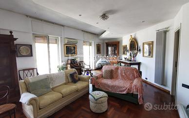 Ampio appartamento a Pietro Castellino di 7 vani c